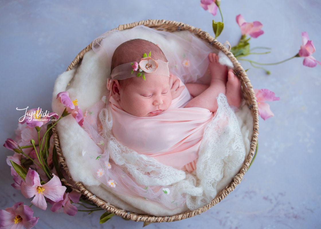 Pink Girl Flowers JustKidi Photography Studio Sydney Newborn Photo Shoot Hills District 悉尼新生儿宝宝照